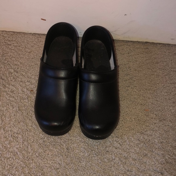 dansko medical shoes